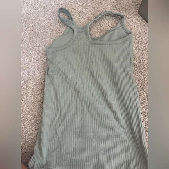 LILULEMON RIBBED TANK TOP - Picture 2 of 3